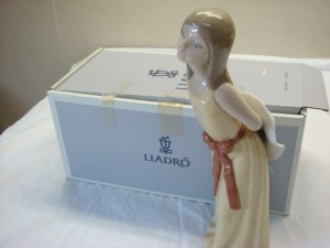 東京都目黒区にてリヤドロ人形をお売りいただきました