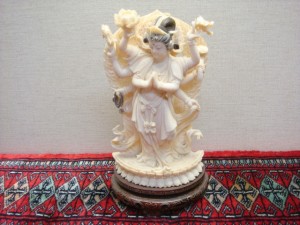 東京都大田区にて染色象牙観音彫刻をお売りいただきました
